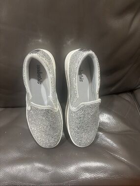 Umbaris Silver Sequin Slip-On Women's Loafer NWOT